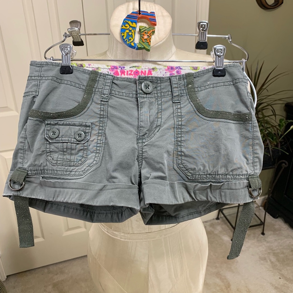 Arizona Jeans Green Khaki Shorts Size 1